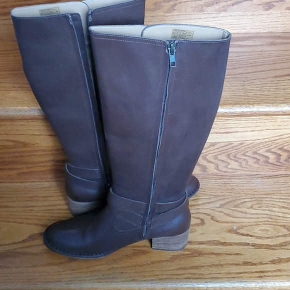 Uggs letter boots - Picture 4 of 6